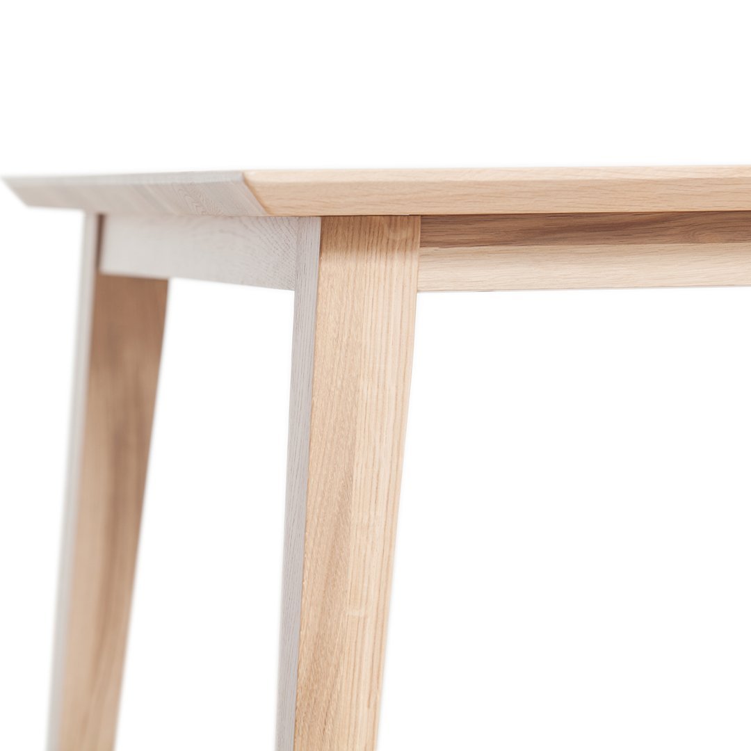 Jylland Dining Table (35.4" D)