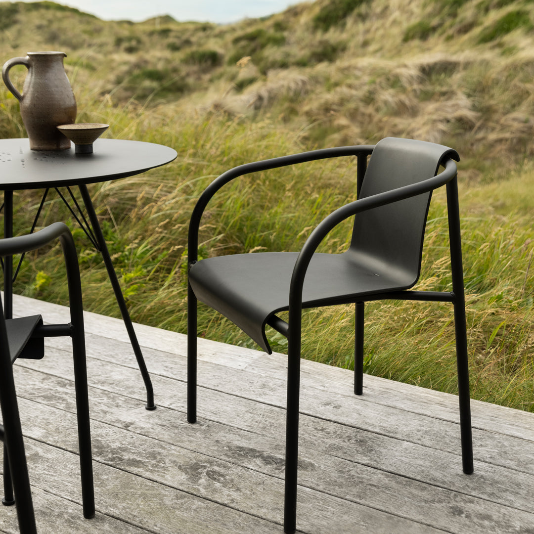 Circum Outdoor Cafe Table